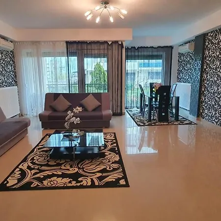 Luxury 3 Bed, 3 Bath Seaview 150sqm Apartment *
