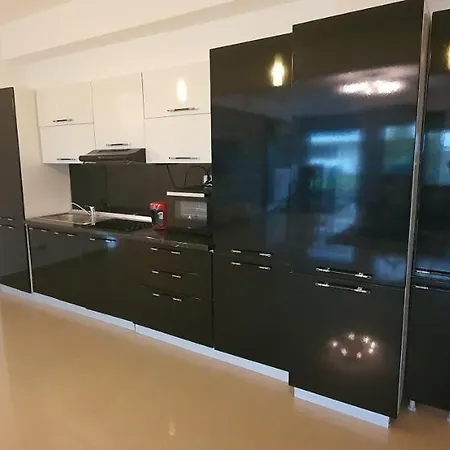 Luxury 3 Bed, 3 Bath Seaview 150sqm